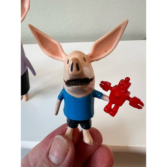 Olivia the Pig Family Set of 3 Figures Retired - Picture 3 of 8